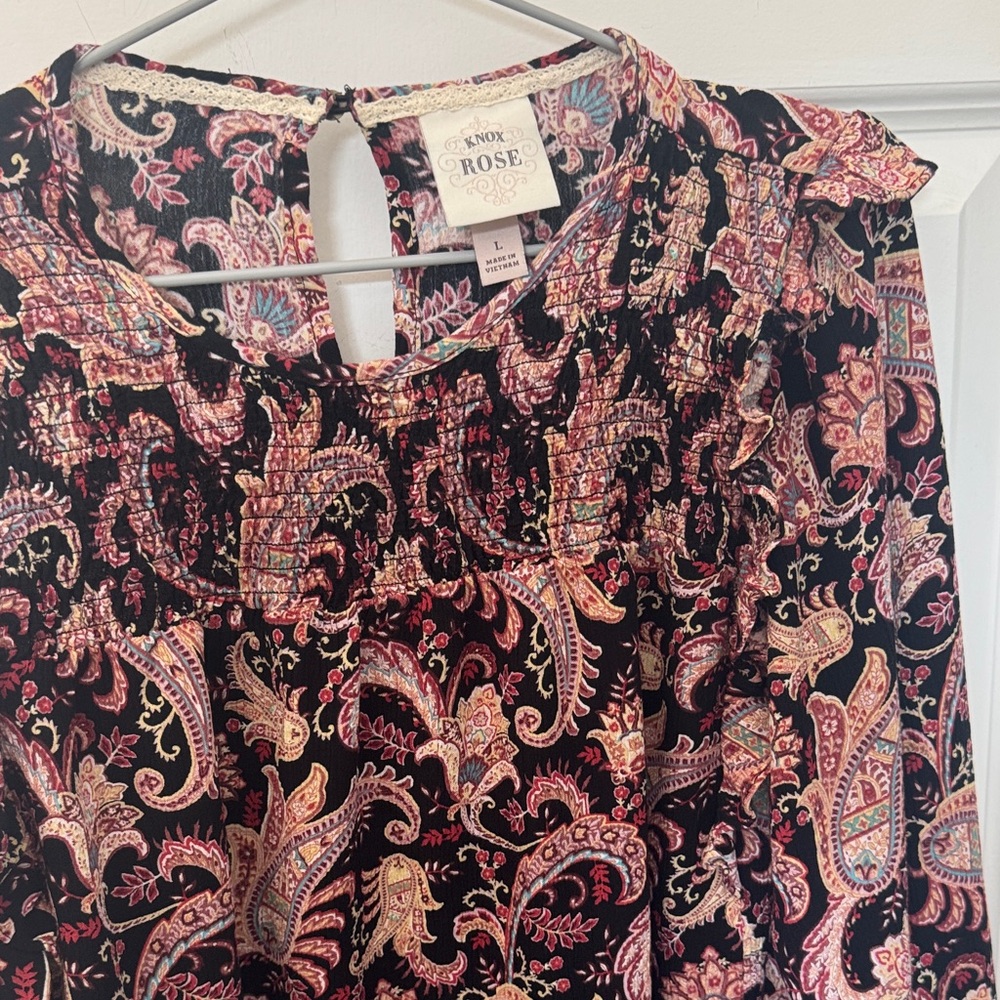 Knox Rose Women's Floral Paisley Blouse - Black and Pink